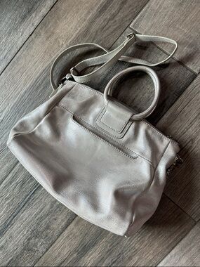 Hobo Sheila medium Metallic Silver Leather Satchel Bag - Shoulder & Hand Carry